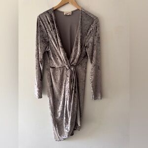 Club L London Silver Gray‎ Velvet Shimmery Wrap Knot Mini Dress Long Sleeves